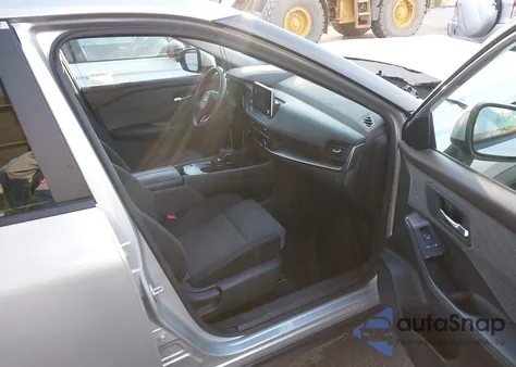 2023 Nissan Rogue Sv Fwd z USA, uszkodzony, nr VIN JN8BT3BA0PW404371